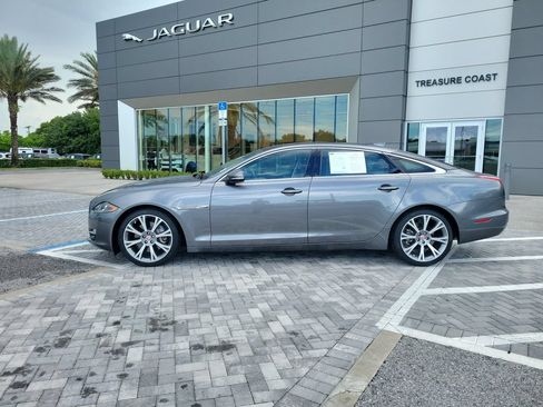 Used 2017 Jaguar XJ L Portfolio RWD image 2