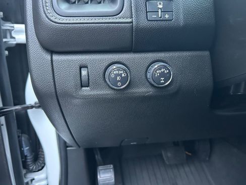 Used 2018 GMC Canyon Denali image 21