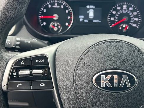 Used 2019 Kia Sorento LX image 24