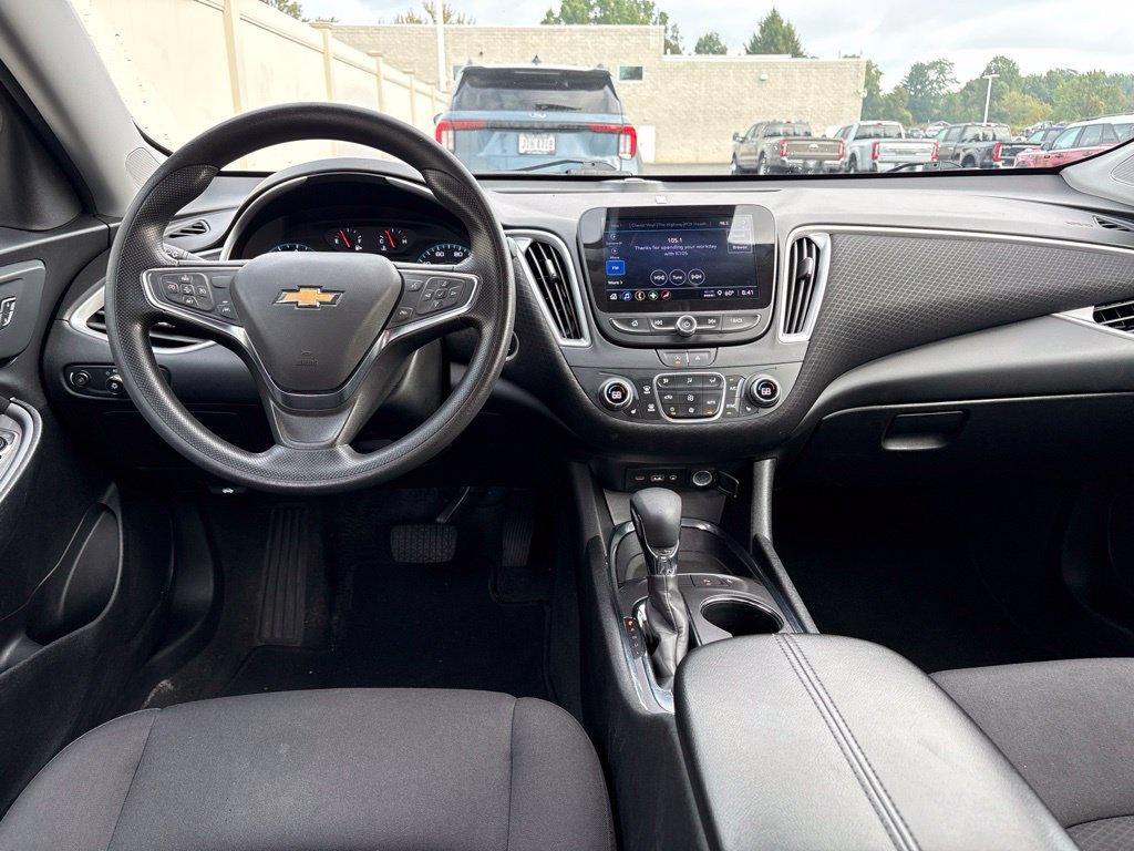 Used 2025 Chevrolet Malibu LT FWD image 9