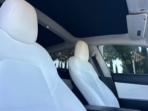 Used 2018 Tesla Model 3 Long Range image 17
