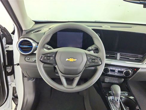 New 2026 Chevrolet Trax LT image 28