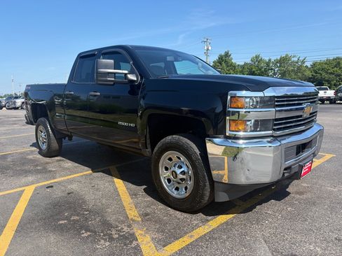 Used 2016 Chevrolet Silverado 2500 W/T w/ WT Convenience Package AWD/4WD image 4