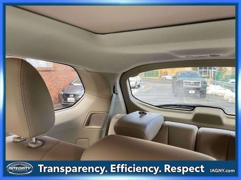 Used 2018 Nissan Pathfinder Platinum image 13