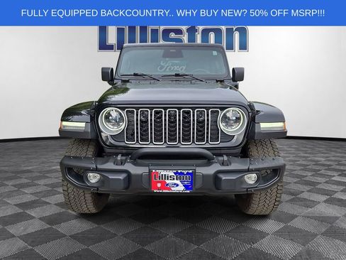 Used 2025 Jeep Wrangler Unlimited Sahara AWD/4WD image 2