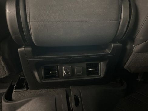 Used 2022 Chevrolet Silverado 2500 LT w/ Convenience Package image 26