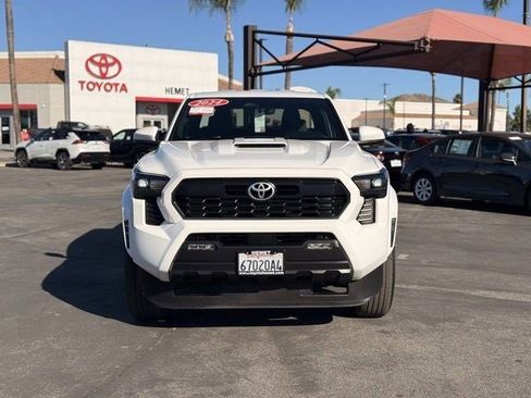 Used 2024 Toyota Tacoma TRD Sport image 2