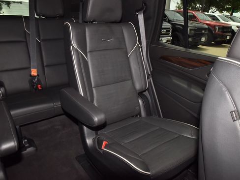 Used 2023 Cadillac Escalade Premium Luxury AWD/4WD image 14