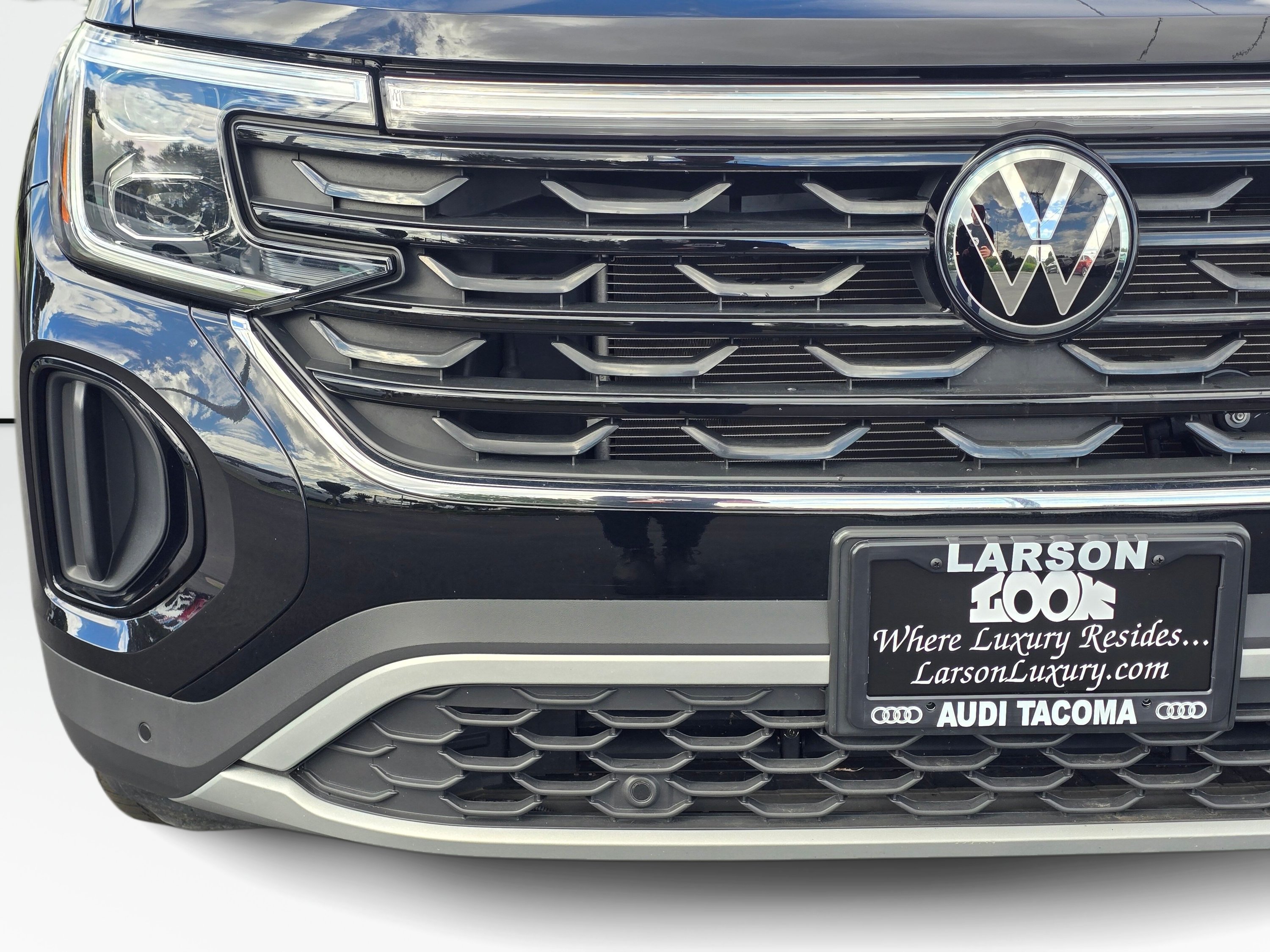 Used 2024 Volkswagen Atlas Cross Sport SEL AWD/4WD image 28