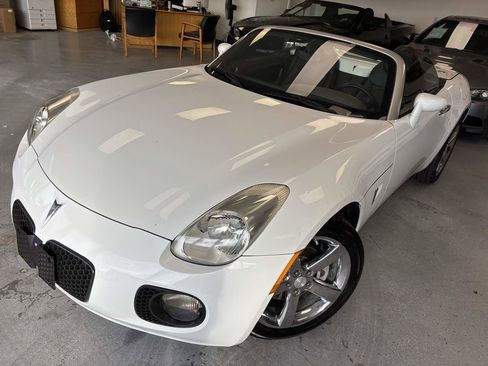 Used 2009 Pontiac Solstice GXP w/ Premium Package image 17
