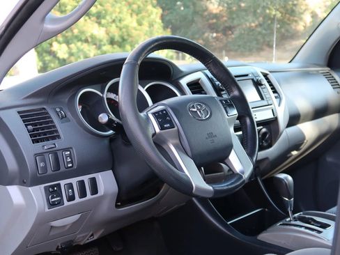 Used 2013 Toyota Tacoma PreRunner w/ TRD Sport Pkg image 12