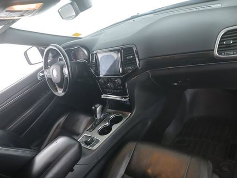 Used 2020 Jeep Grand Cherokee Limited image 32
