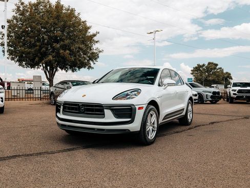 Used 2024 Porsche Macan AWD/4WD image 3