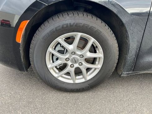 Certified 2021 Chrysler Voyager Lxi w/ Cold Weather Group image 17