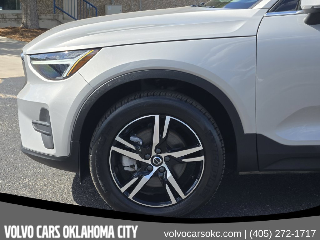 Certified 2025 Volvo XC40 B5 Core AWD/4WD image 8