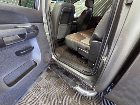 Used 2009 GMC Sierra 1500 SLE w/ Power Pack Plus AWD/4WD image 32