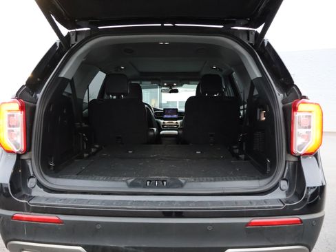 Used 2022 Ford Explorer XLT w/ Equipment Group 202A image 20