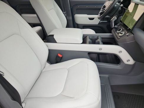 New 2026 Land Rover Defender 110 X-Dynamic SE AWD/4WD image 10