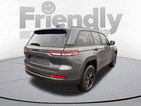 New 2025 Jeep Grand Cherokee Laredo image 5