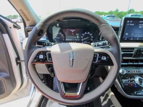 Used 2022 Lincoln Corsair AWD w/ Equipment Group 101A image 20