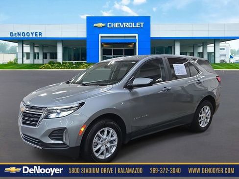 Used 2024 Chevrolet Equinox LT w/ LPO, Floor Liner Package image 1