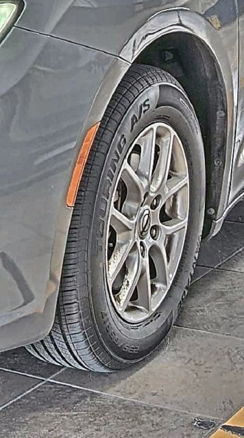 Used 2021 Chrysler Pacifica Touring-L FWD image 6