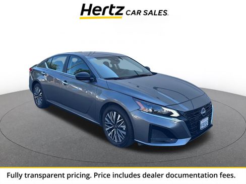 Used 2025 Nissan Altima 2.5 SV FWD image 1