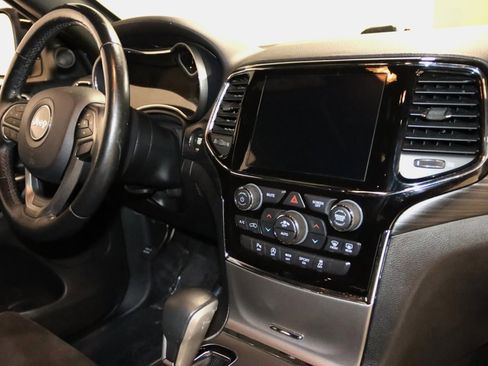 Used 2019 Jeep Grand Cherokee Altitude image 60