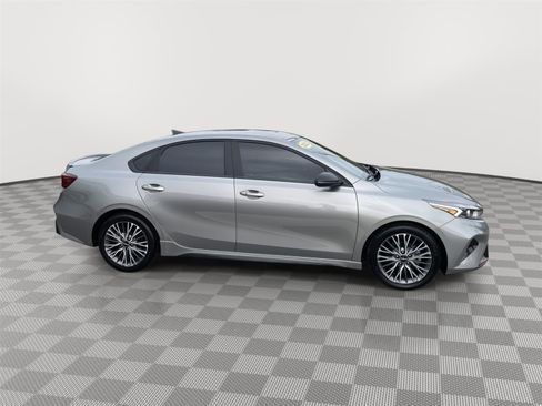 Used 2022 Kia Forte GT-Line w/ GT-Line Technology Package FWD image 3
