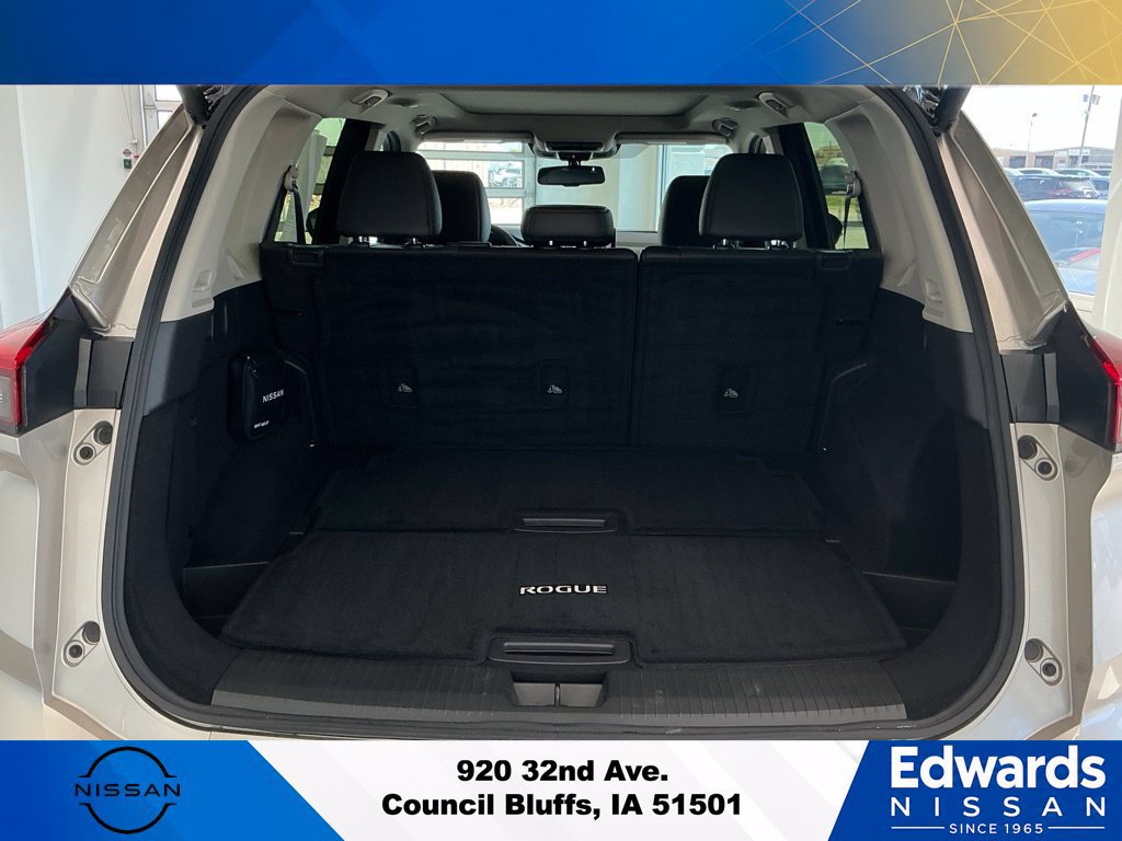 Used 2025 Nissan Rogue Platinum w/ Tech Package AWD/4WD image 9