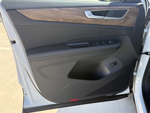 New 2026 Volkswagen Atlas SE image 9