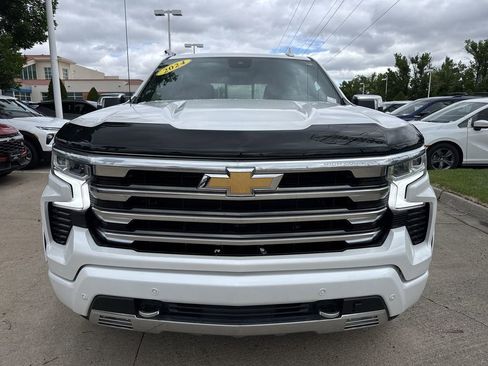 Certified 2024 Chevrolet Silverado 1500 High Country AWD/4WD image 32