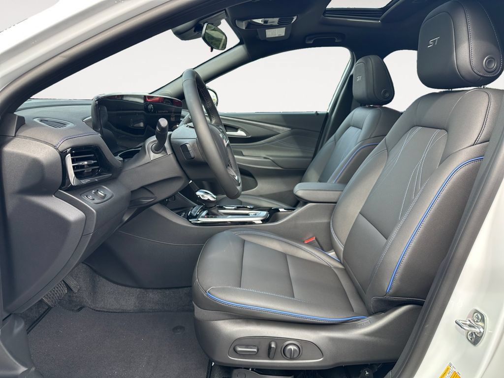New 2026 Buick Envista Sport Touring w/ Convenience I Package FWD image 9