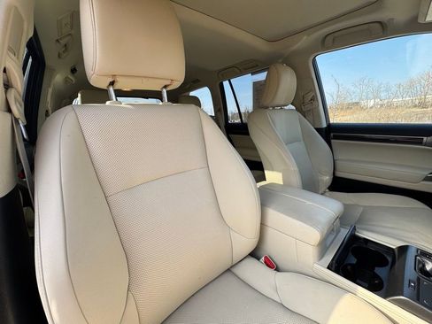 Used 2023 Lexus GX 460 Premium w/ Premium Package AWD/4WD image 30