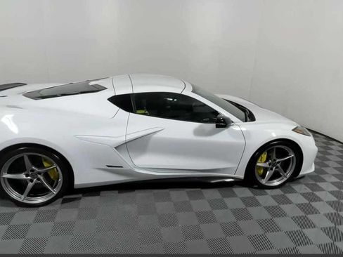 New 2025 Chevrolet Corvette E-Ray w/ ZER Performance Package AWD/4WD image 18