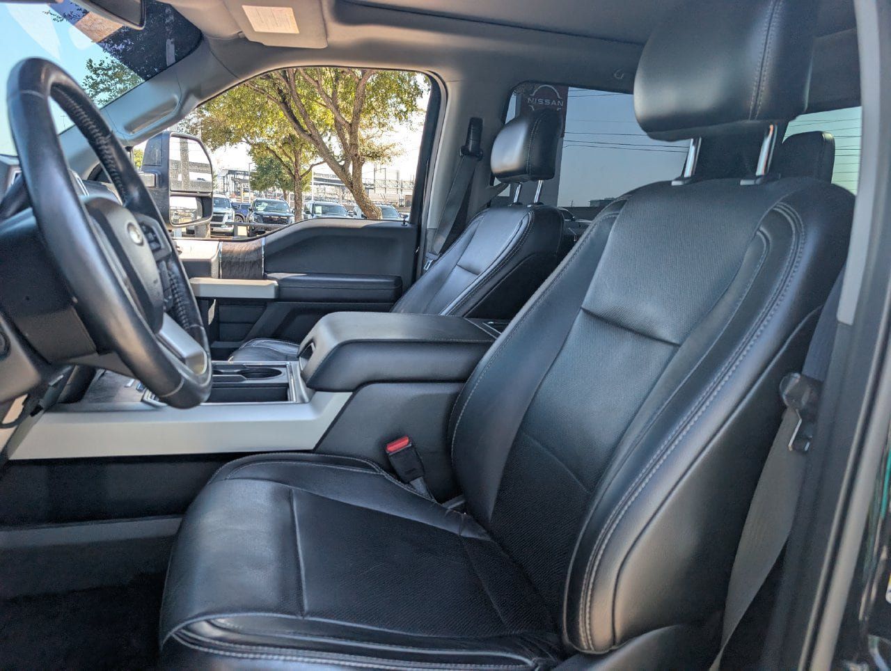Used 2017 Ford F250 Lariat w/ Lariat Ultimate Package AWD/4WD image 30