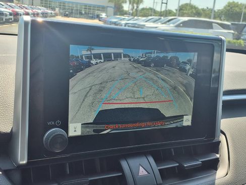 Used 2025 Toyota RAV4 XLE w/ Convenience Package AWD/4WD image 4