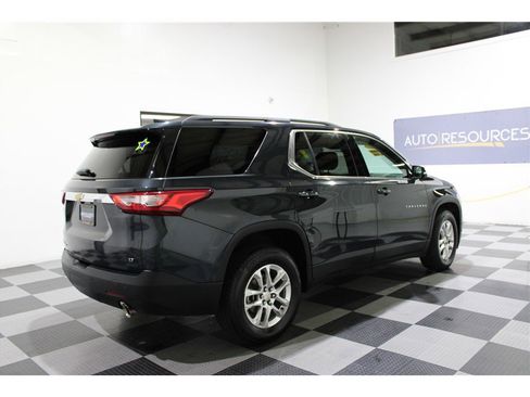 Used 2021 Chevrolet Traverse LT image 4
