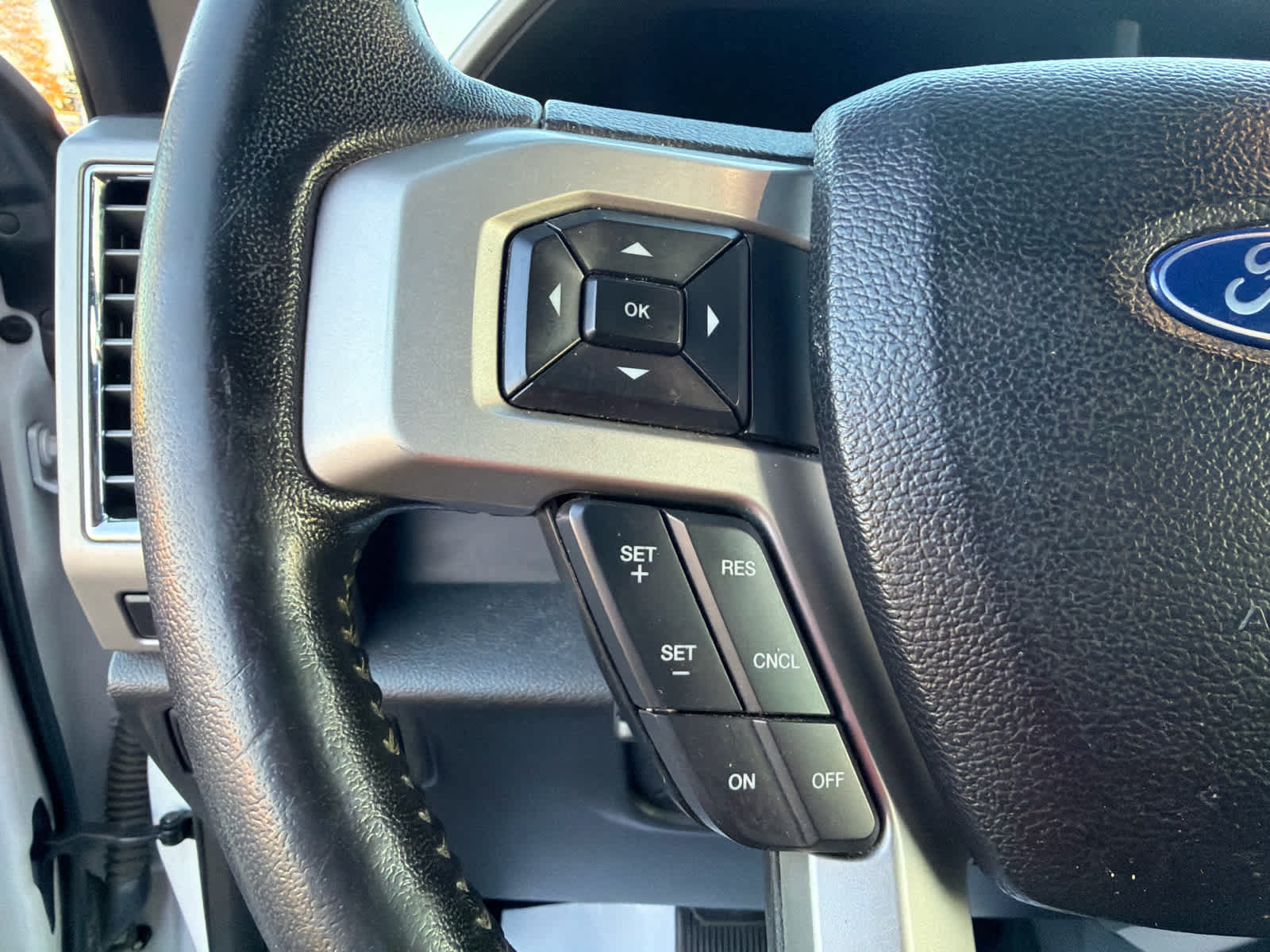 Used 2017 Ford F350 Lariat w/ Chrome Package AWD/4WD image 26