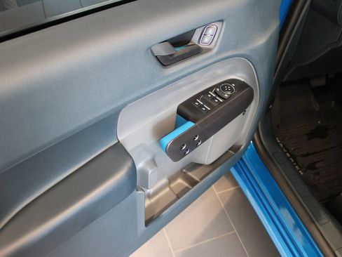 Used 2025 Ford Maverick Lobo AWD/4WD image 28