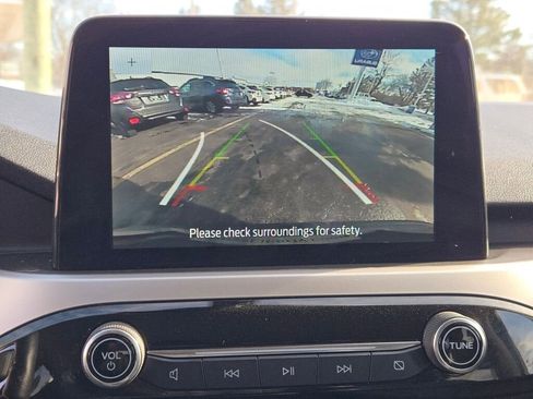 Used 2020 Ford Escape SE image 25