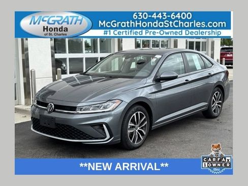 Used 2025 Volkswagen Jetta SE FWD image 1