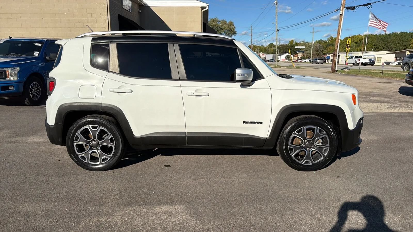 Used 2017 Jeep Renegade Limited FWD image 6