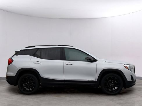 Used 2020 GMC Terrain SLT w/ Elevation Edition image 4