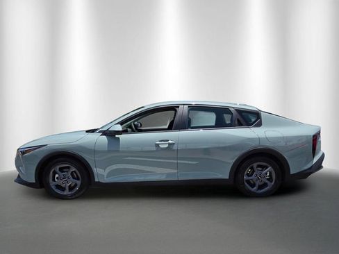 Used 2025 Kia K4 FWD image 2