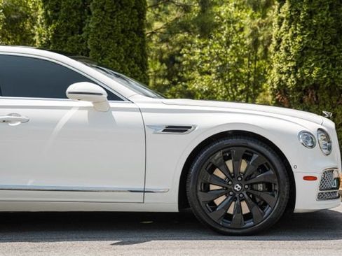 Used 2022 Bentley Flying Spur V8 AWD/4WD image 14