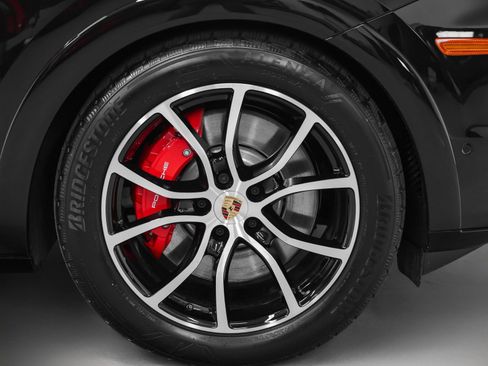 New 2026 Porsche Cayenne GTS image 16