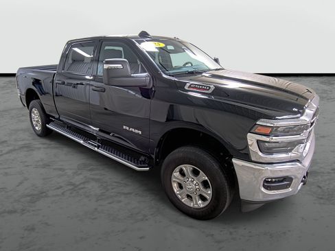 Used 2025 RAM 2500 Big Horn AWD/4WD image 5