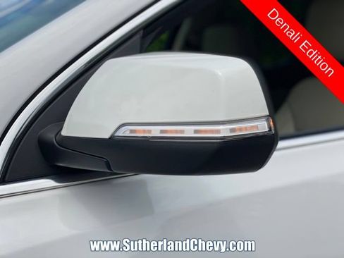 Used 2023 GMC Acadia Denali AWD/4WD image 11