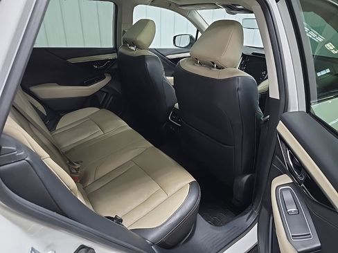 Used 2022 Subaru Outback Limited image 18